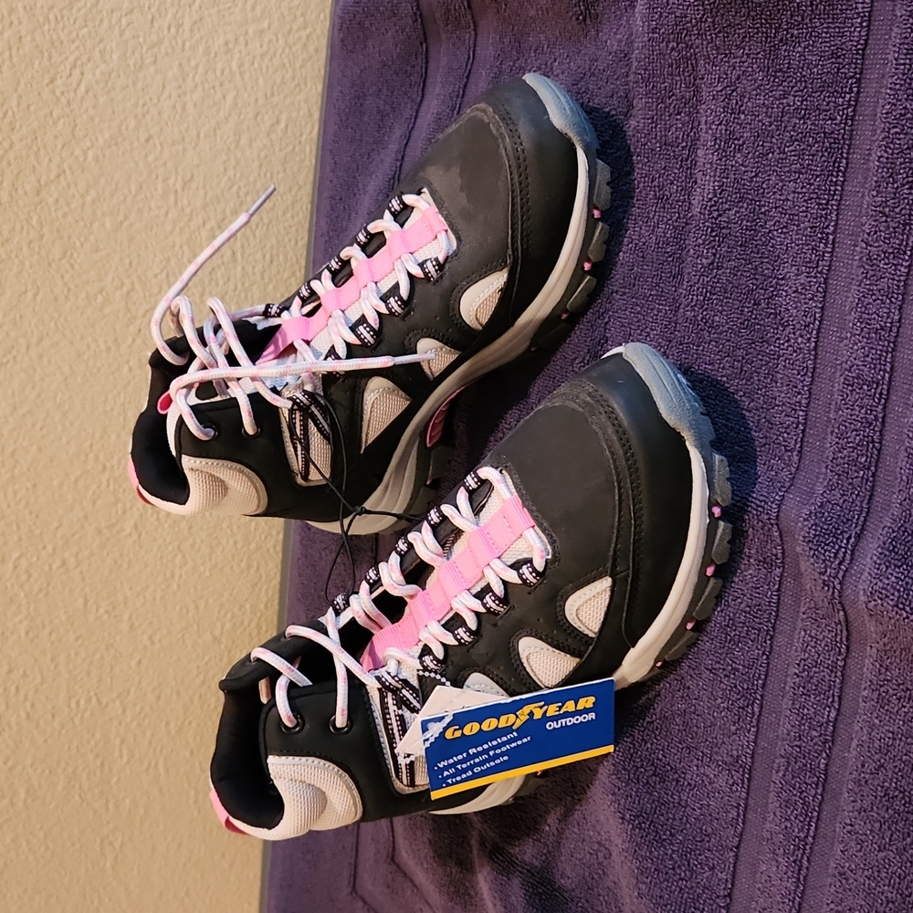 Women tennis shoes